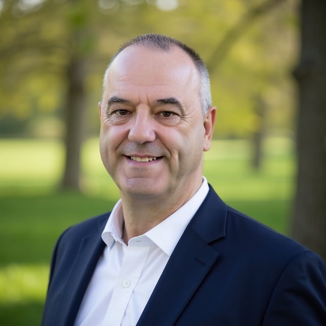 Malcombe Rowe Headshot